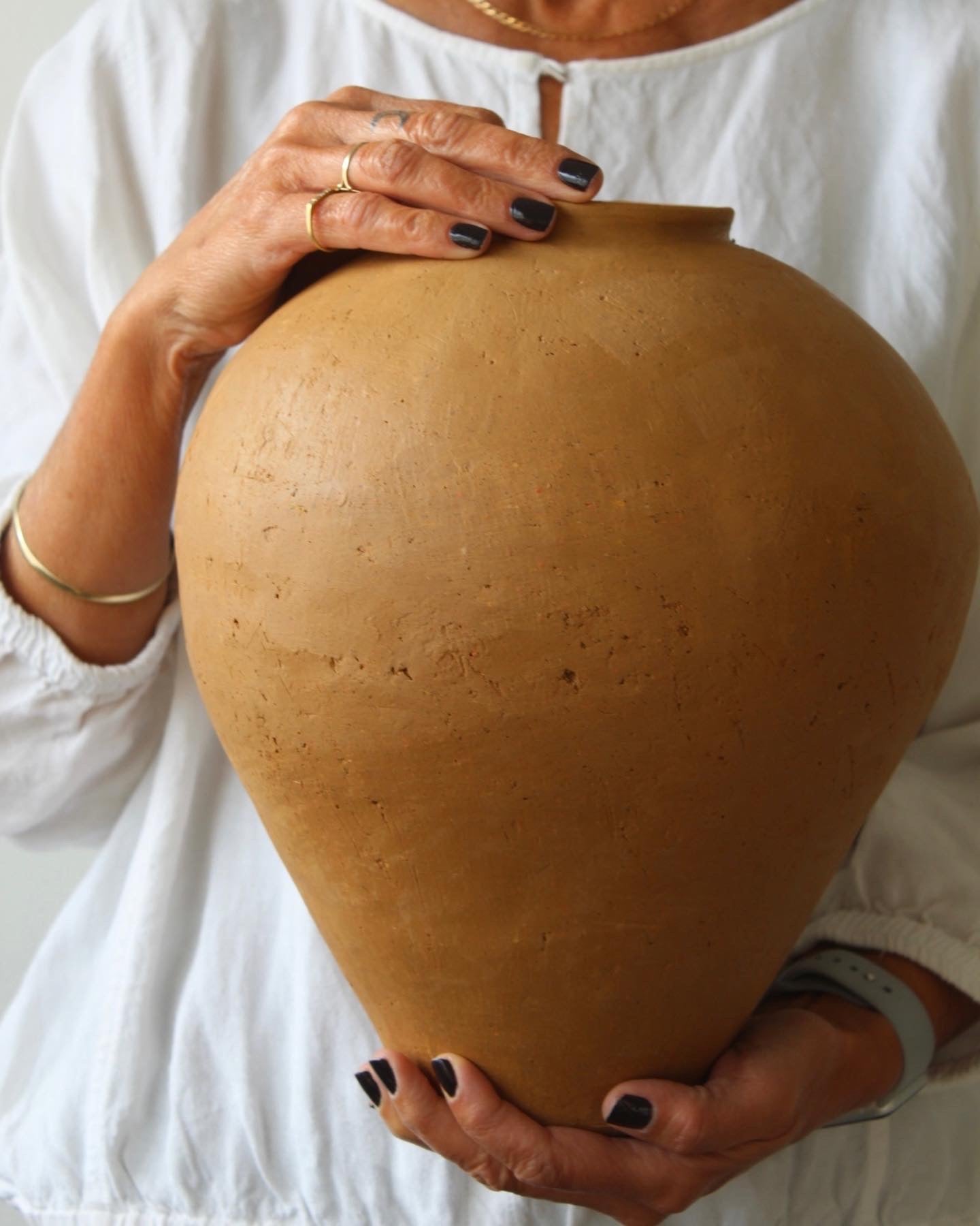 Bud Vase in Terracotta or White