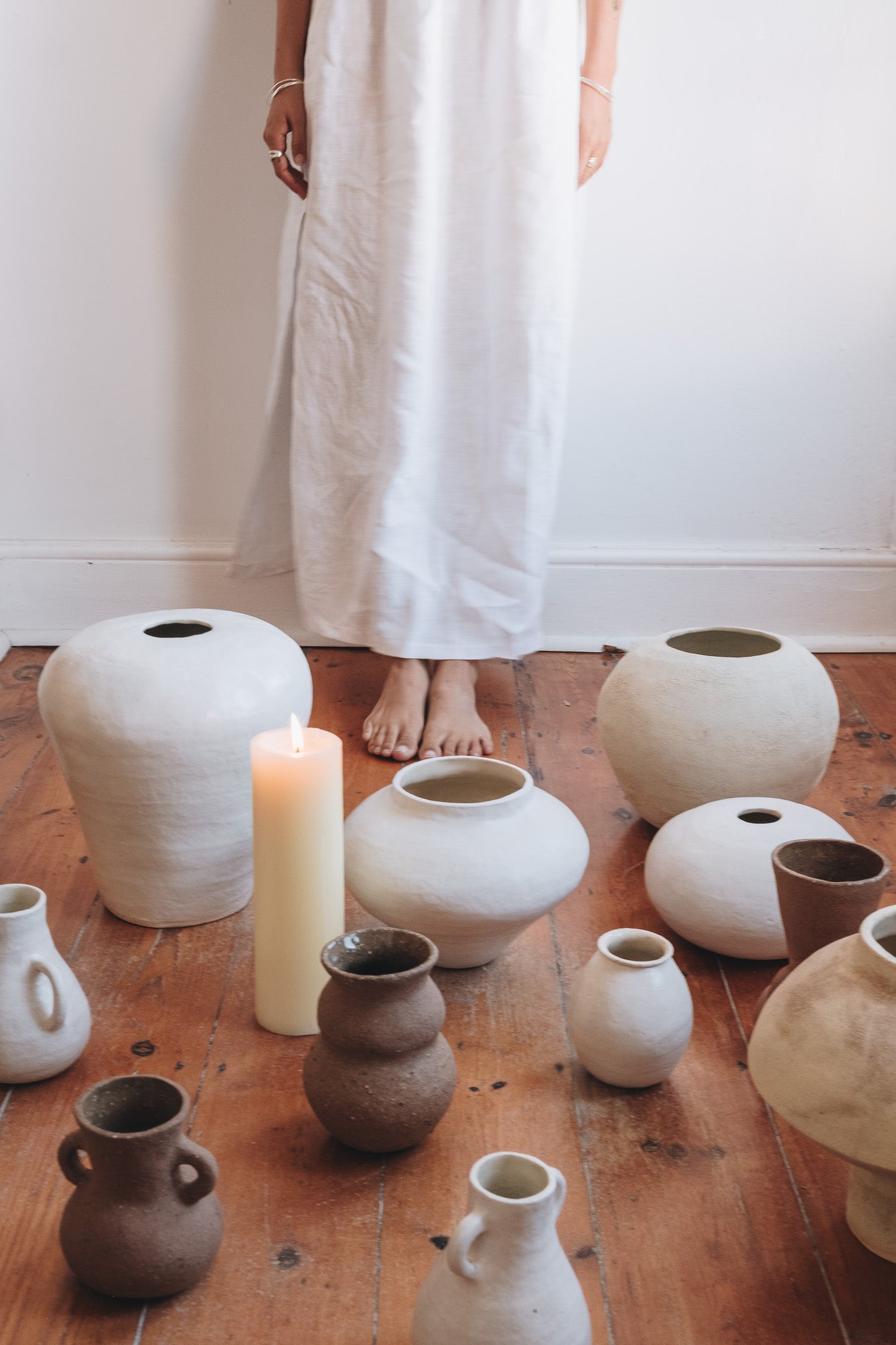 Pebble Vase in White