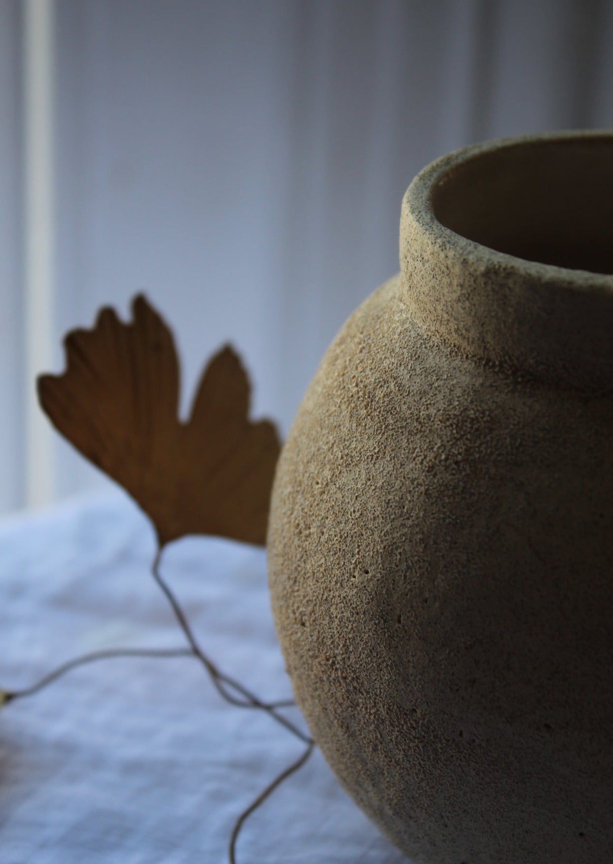 Bay Vase in Light Magma