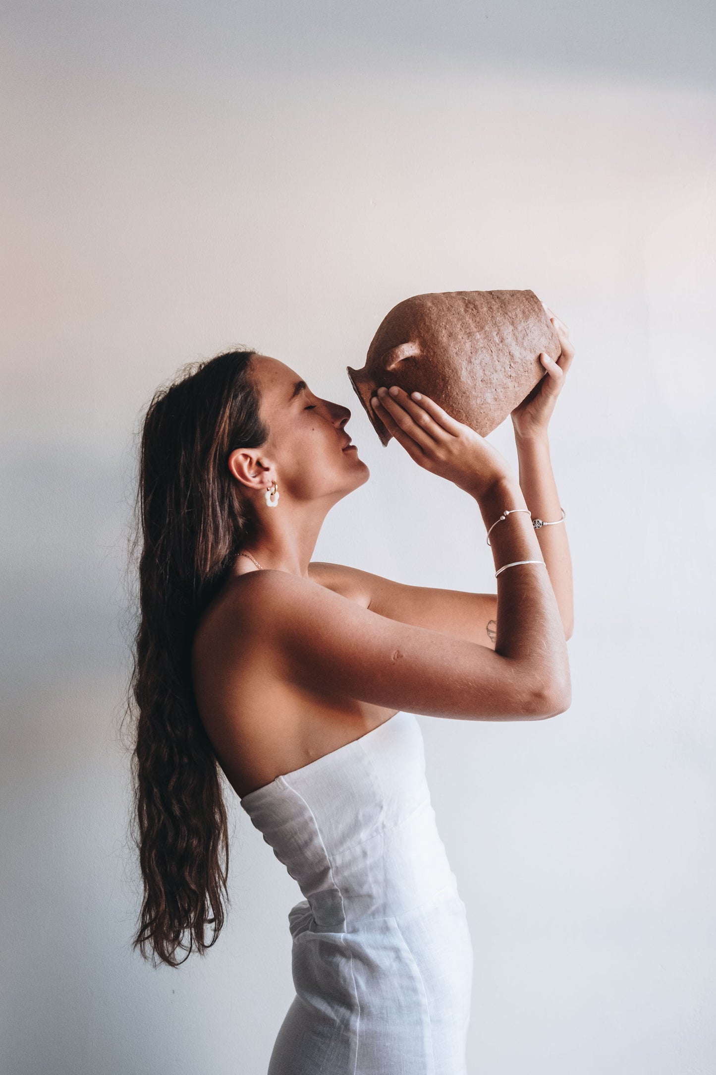 Still Bay Vase in Terracotta or White