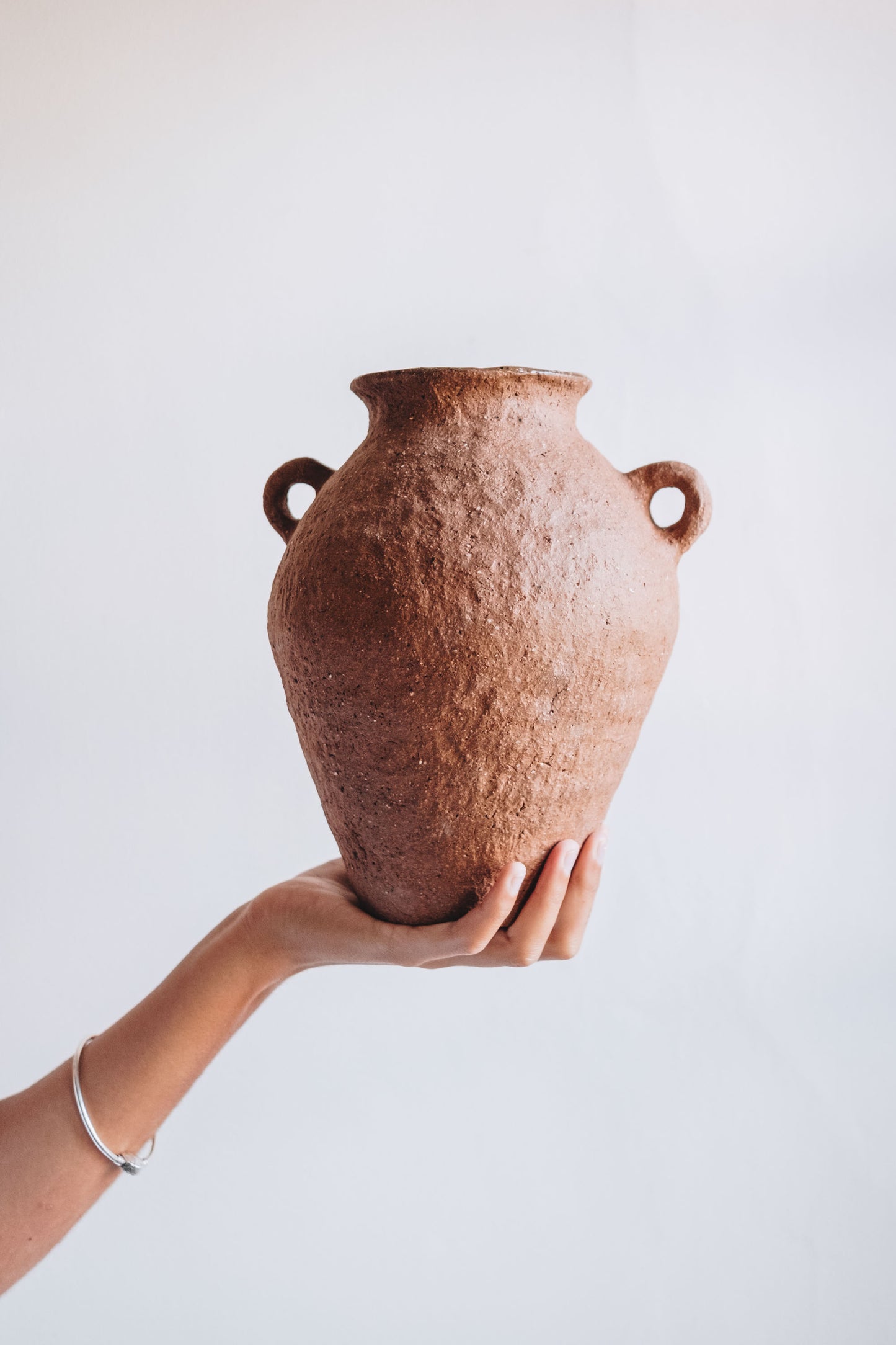 Still Bay Vase in Terracotta or White