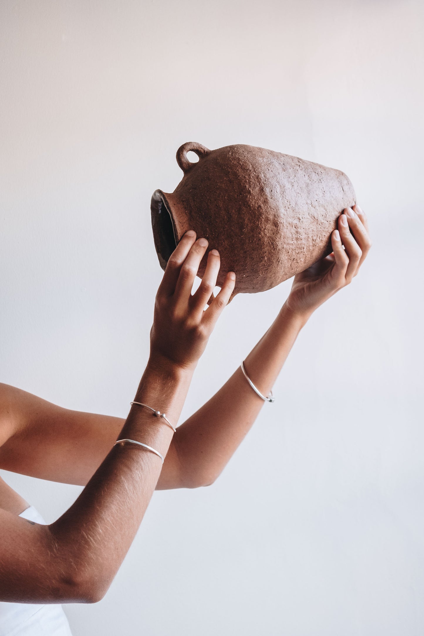 Still Bay Vase in Terracotta or White