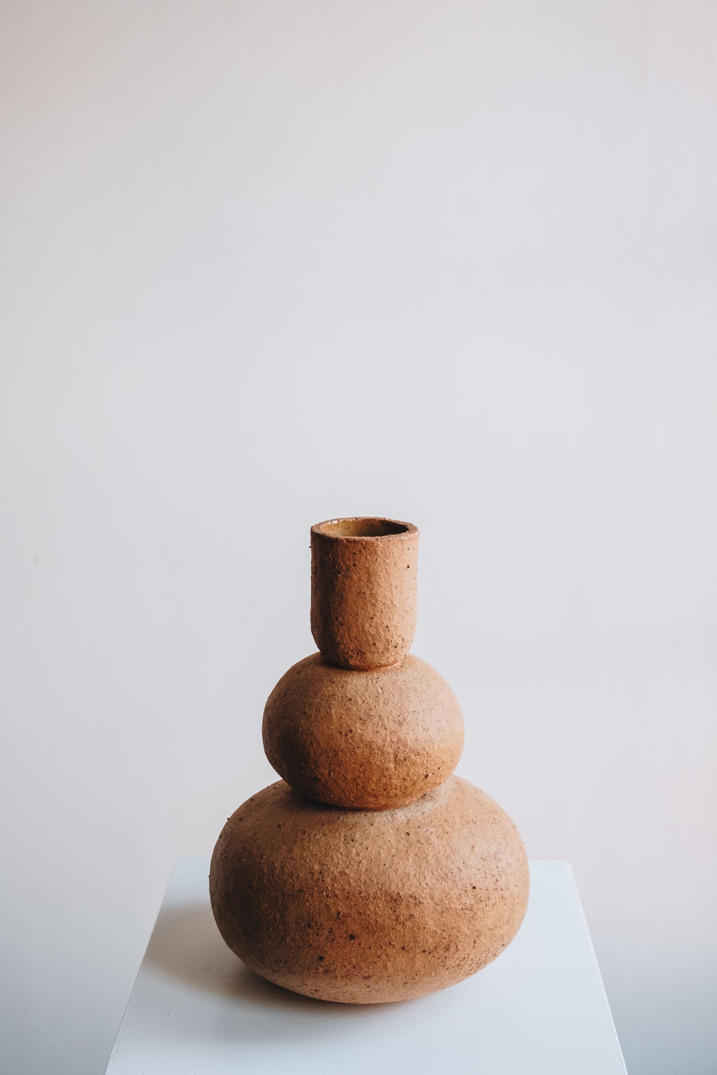 Macaroon 02 Vase in Terracotta