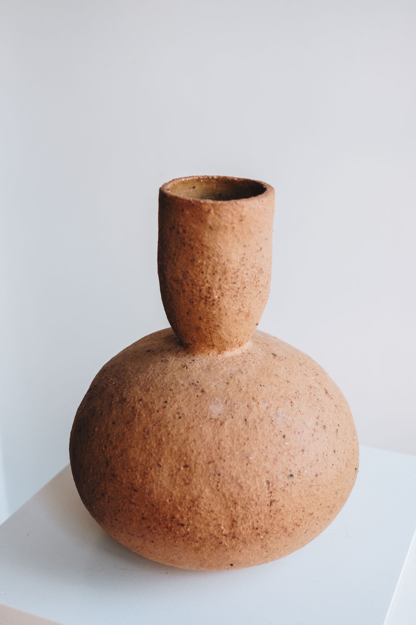 Macaroon 01 Vase in Terracotta