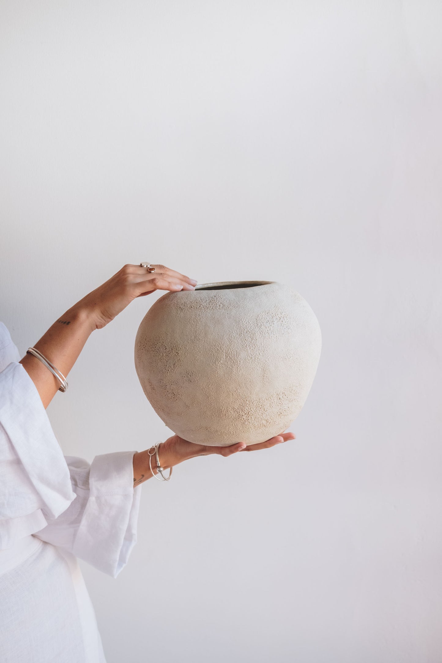 Moon Vase in White